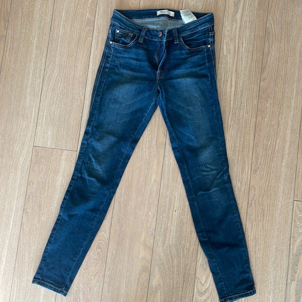 GUESS JEANS